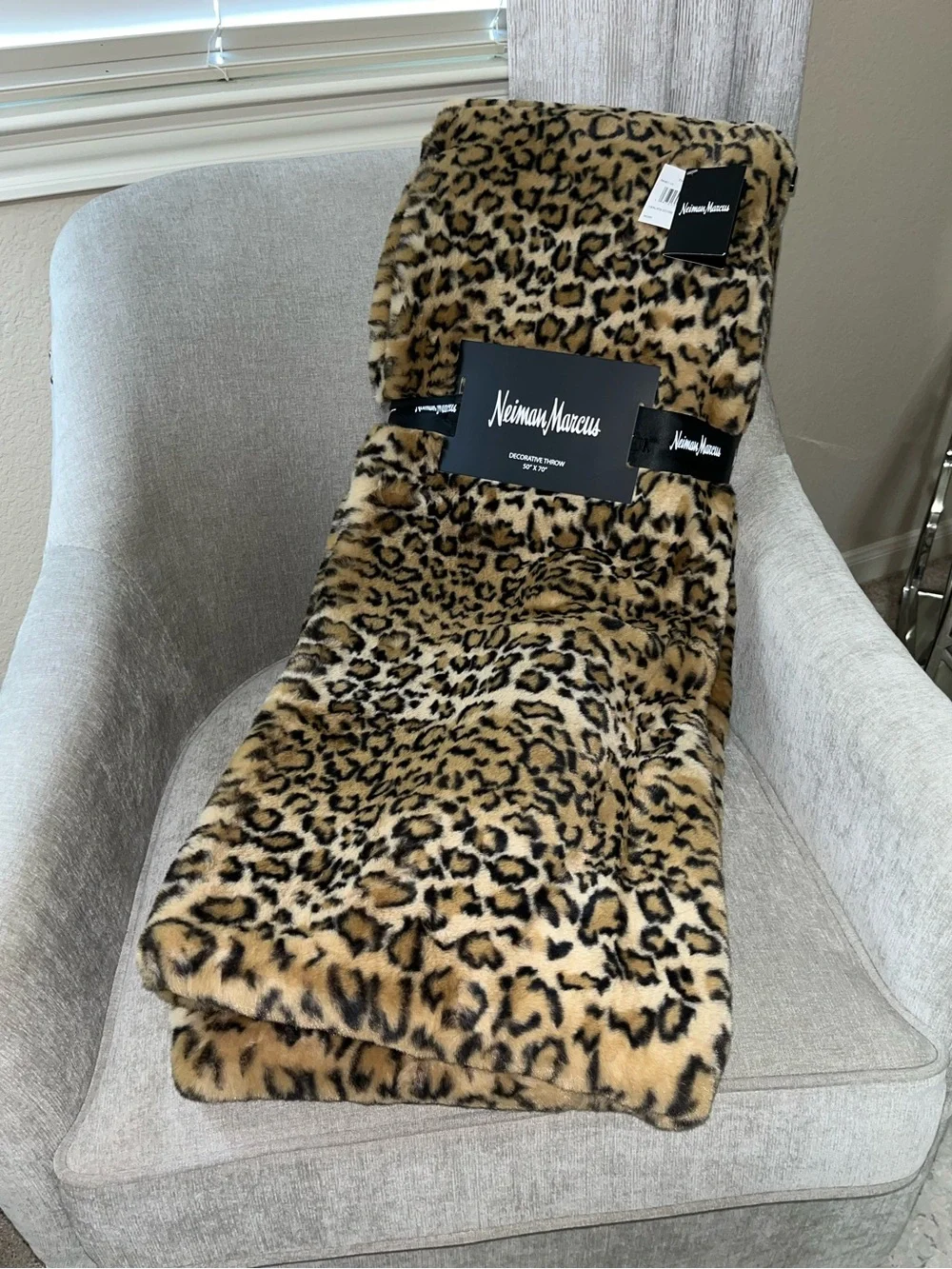 1-NWT Neiman Marcus Leopard Design Luxury Faux Mink Fur Throw Blanket 50”x 70”
